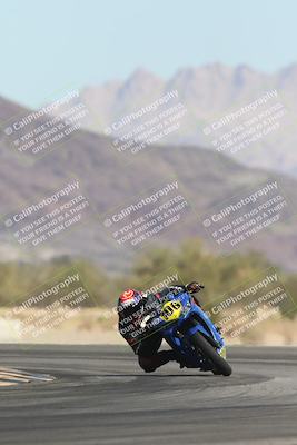 media/Oct-30-2025-Racers Edge (Thu) [[dabbdaf680]]/3-B Group/Session 2 (Turn 14)/